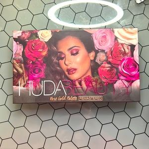 Huda beauty rose gold eyeshadow palette remastered